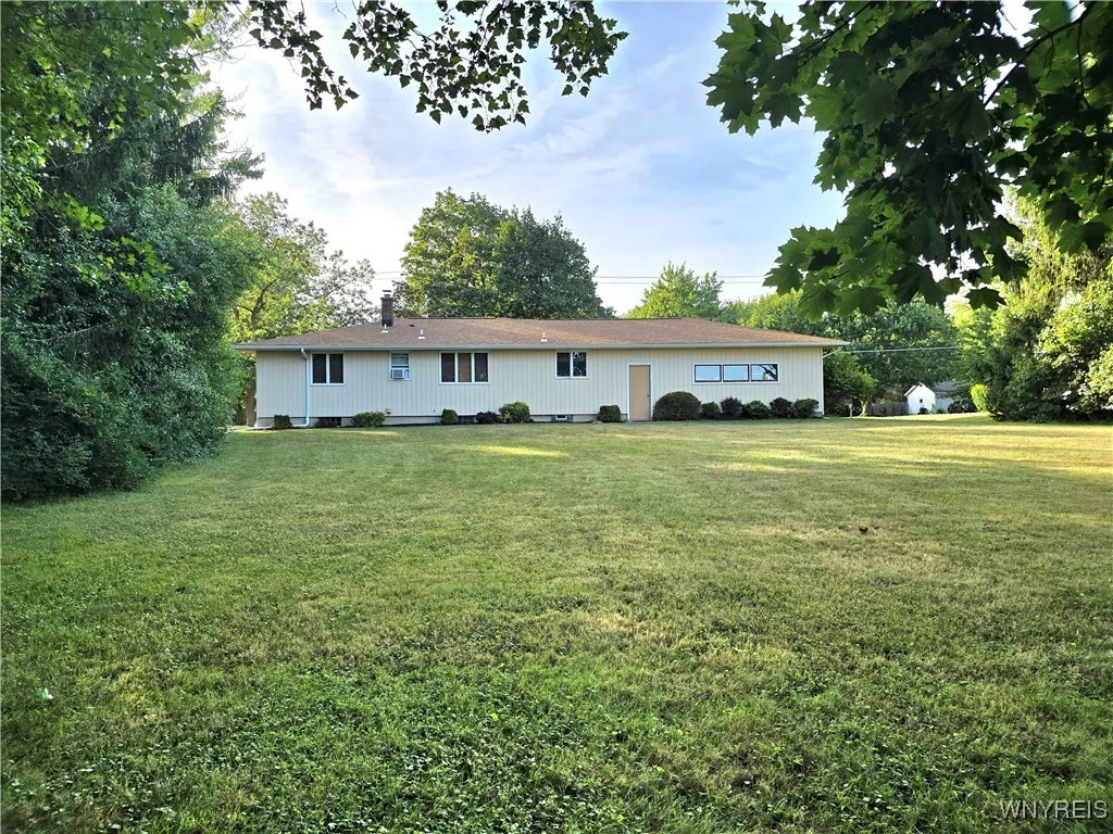 4358 Beach Ridge Road, Pendleton, New York 14120, Pendleton, New York 14120, 3 Bedrooms Bedrooms, 6 Rooms Rooms,1 BathroomBathrooms,Residential,Closed,4358 Beach Ridge Road, Pendleton, New York 14120,0,B1633429