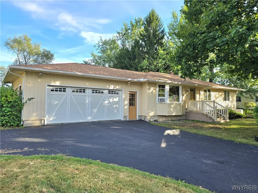 4358 Beach Ridge Road, Pendleton, New York 14120, Pendleton, New York 14120, 3 Bedrooms Bedrooms, 6 Rooms Rooms,1 BathroomBathrooms,Residential,Closed,4358 Beach Ridge Road, Pendleton, New York 14120,0,B1633429