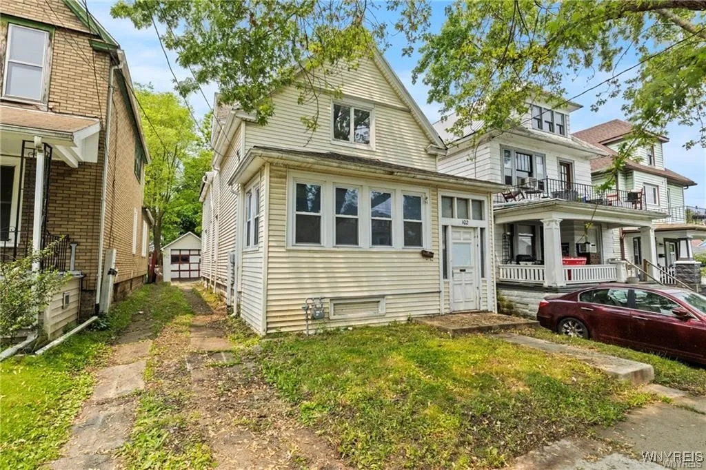 102 Briscoe Avenue, Buffalo, New York 14211, Buffalo, New York 14211, 5 Bedrooms Bedrooms, 8 Rooms Rooms,1 BathroomBathrooms,Residential,For Sale,102 Briscoe Avenue, Buffalo, New York 14211,0,B1633247
