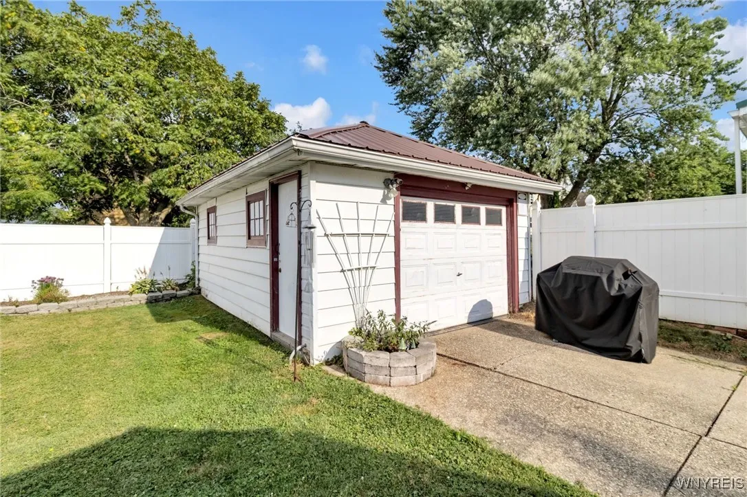 145 Hoerner Avenue, Cheektowaga, New York 14211, Cheektowaga, New York 14211, 2 Bedrooms Bedrooms, 6 Rooms Rooms,1 BathroomBathrooms,Residential,For Sale,145 Hoerner Avenue, Cheektowaga, New York 14211,0,B1633129