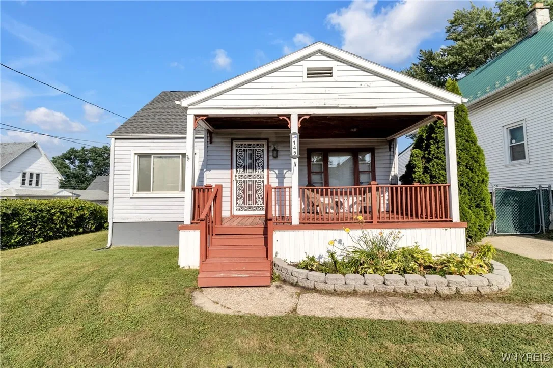 145 Hoerner Avenue, Cheektowaga, New York 14211, Cheektowaga, New York 14211, 2 Bedrooms Bedrooms, 6 Rooms Rooms,1 BathroomBathrooms,Residential,For Sale,145 Hoerner Avenue, Cheektowaga, New York 14211,0,B1633129