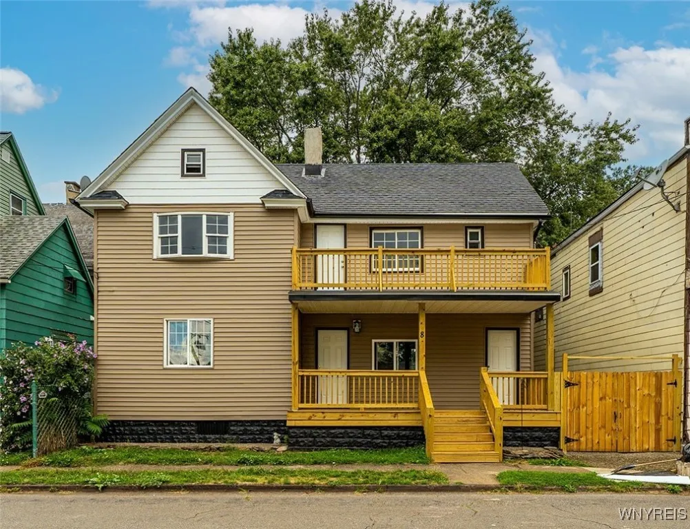 8 Keppel Street, Buffalo, New York 14210, Buffalo, New York 14210, 6 Bedrooms Bedrooms, ,2 BathroomsBathrooms,Residential,For Sale,8 Keppel Street, Buffalo, New York 14210,0,B1633791