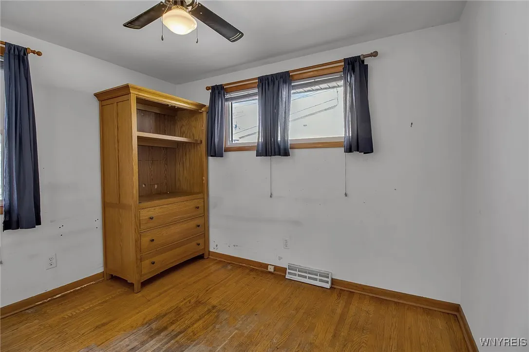 130 Desmond Drive, Tonawanda, New York 14150, Tonawanda, New York 14150, 3 Bedrooms Bedrooms, 10 Rooms Rooms,1 BathroomBathrooms,Residential,For Sale,130 Desmond Drive, Tonawanda, New York 14150,0,B1633422