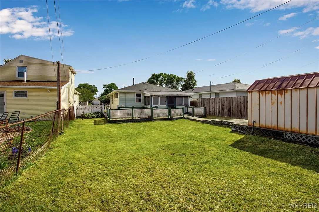 130 Desmond Drive, Tonawanda, New York 14150, Tonawanda, New York 14150, 3 Bedrooms Bedrooms, 10 Rooms Rooms,1 BathroomBathrooms,Residential,For Sale,130 Desmond Drive, Tonawanda, New York 14150,0,B1633422