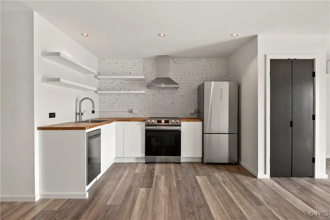 38 East Genesee Street, Skaneateles, New York 1315, Skaneateles, New York 13152, 3 Bedrooms Bedrooms, 14 Rooms Rooms,4 BathroomsBathrooms,Residential,For Sale,38 East Genesee Street, Skaneateles, New York 1315,0,S1633808