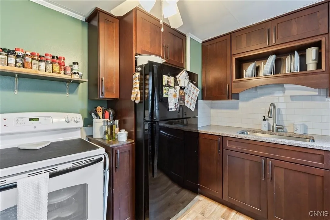 93 Burrstone Road, New Hartford, New York 13417, New Hartford, New York 13417, 3 Bedrooms Bedrooms, 6 Rooms Rooms,1 BathroomBathrooms,Residential,Closed,93 Burrstone Road, New Hartford, New York 13417,0,S1633647