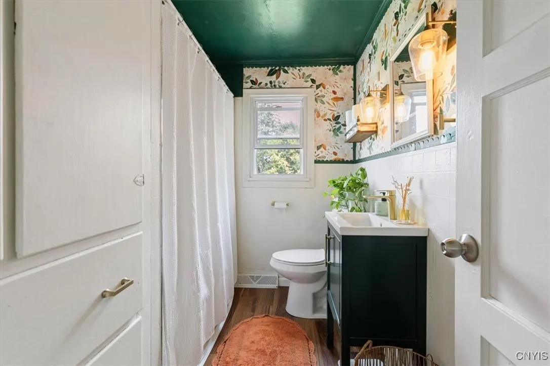 93 Burrstone Road, New Hartford, New York 13417, New Hartford, New York 13417, 3 Bedrooms Bedrooms, 6 Rooms Rooms,1 BathroomBathrooms,Residential,Closed,93 Burrstone Road, New Hartford, New York 13417,0,S1633647