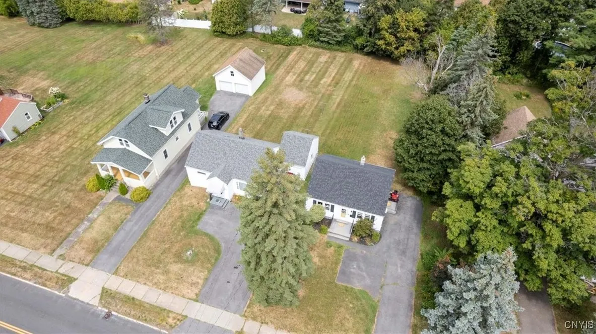 93 Burrstone Road, New Hartford, New York 13417, New Hartford, New York 13417, 3 Bedrooms Bedrooms, 6 Rooms Rooms,1 BathroomBathrooms,Residential,Closed,93 Burrstone Road, New Hartford, New York 13417,0,S1633647
