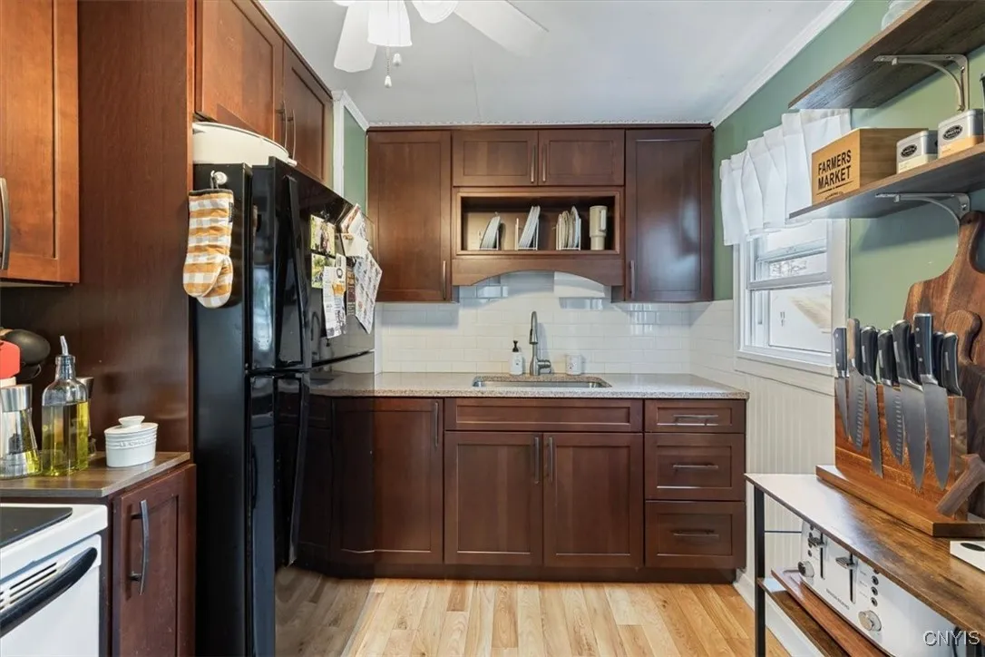 93 Burrstone Road, New Hartford, New York 13417, New Hartford, New York 13417, 3 Bedrooms Bedrooms, 6 Rooms Rooms,1 BathroomBathrooms,Residential,Closed,93 Burrstone Road, New Hartford, New York 13417,0,S1633647