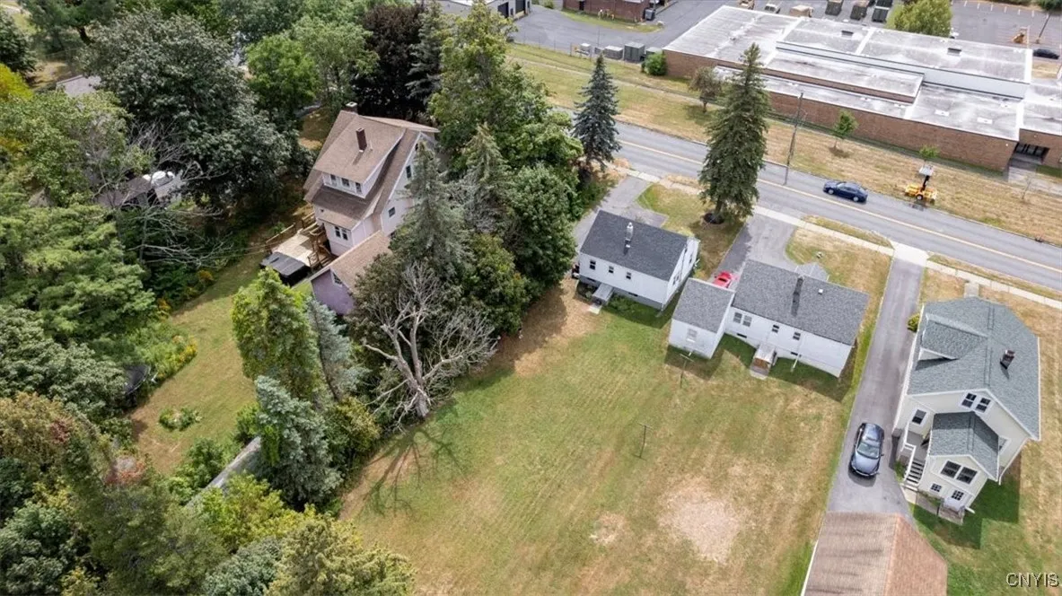 93 Burrstone Road, New Hartford, New York 13417, New Hartford, New York 13417, 3 Bedrooms Bedrooms, 6 Rooms Rooms,1 BathroomBathrooms,Residential,Closed,93 Burrstone Road, New Hartford, New York 13417,0,S1633647