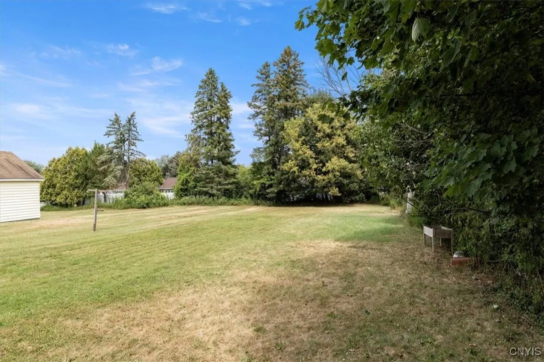 93 Burrstone Road, New Hartford, New York 13417, New Hartford, New York 13417, 3 Bedrooms Bedrooms, 6 Rooms Rooms,1 BathroomBathrooms,Residential,Closed,93 Burrstone Road, New Hartford, New York 13417,0,S1633647