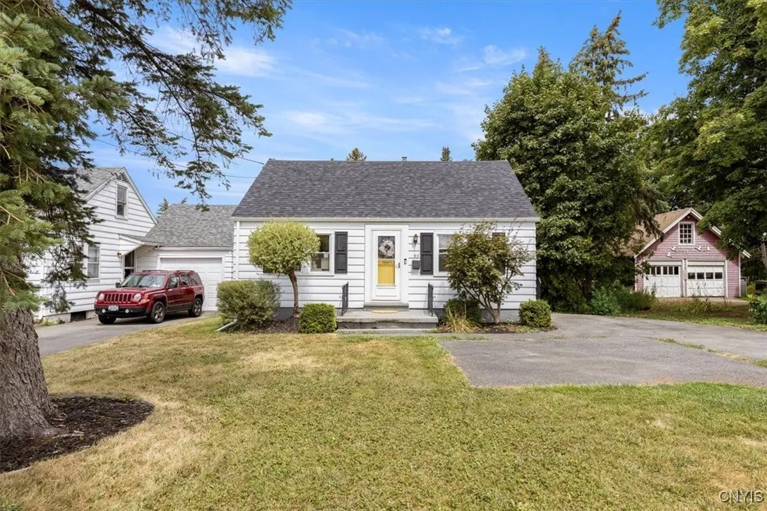 93 Burrstone Road, New Hartford, New York 13417, New Hartford, New York 13417, 3 Bedrooms Bedrooms, 6 Rooms Rooms,1 BathroomBathrooms,Residential,Closed,93 Burrstone Road, New Hartford, New York 13417,0,S1633647