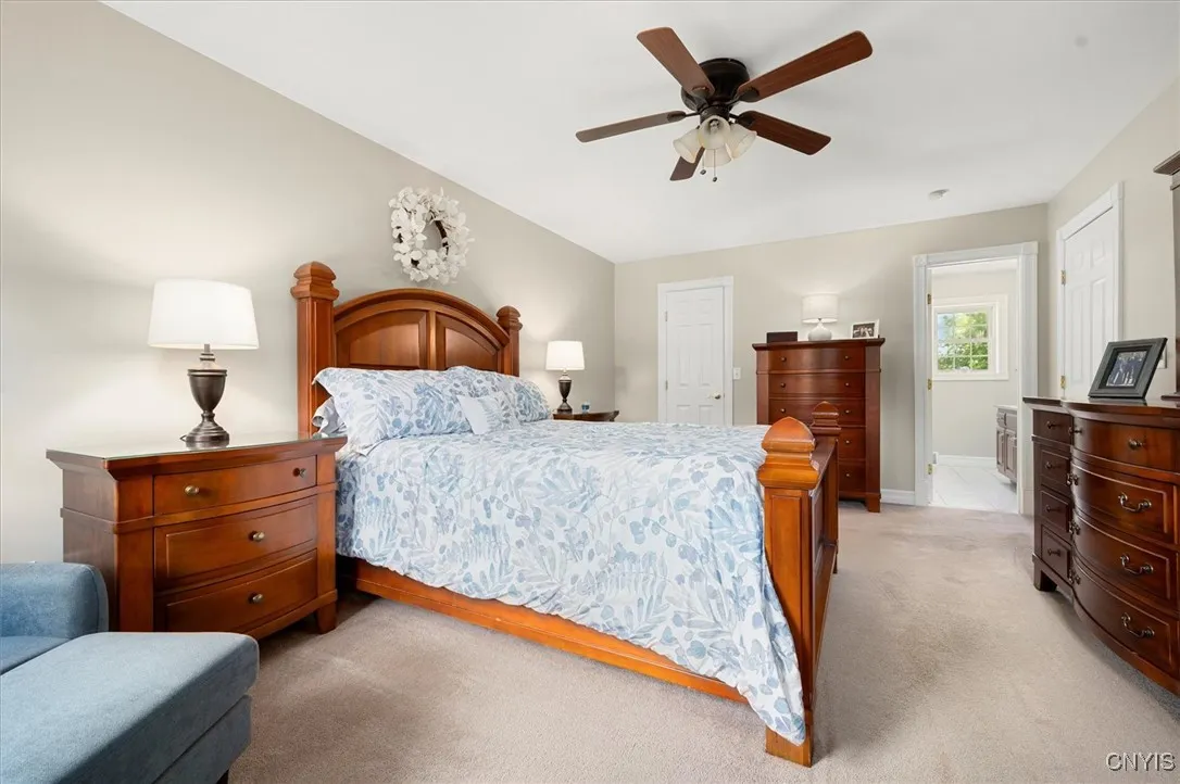 Huge primary bedroom