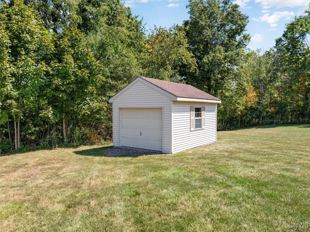 12' x 16' outbuilding