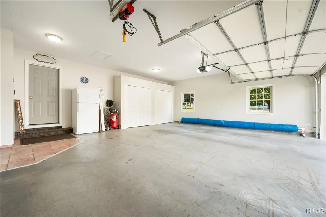 Ceiling lift & compressor