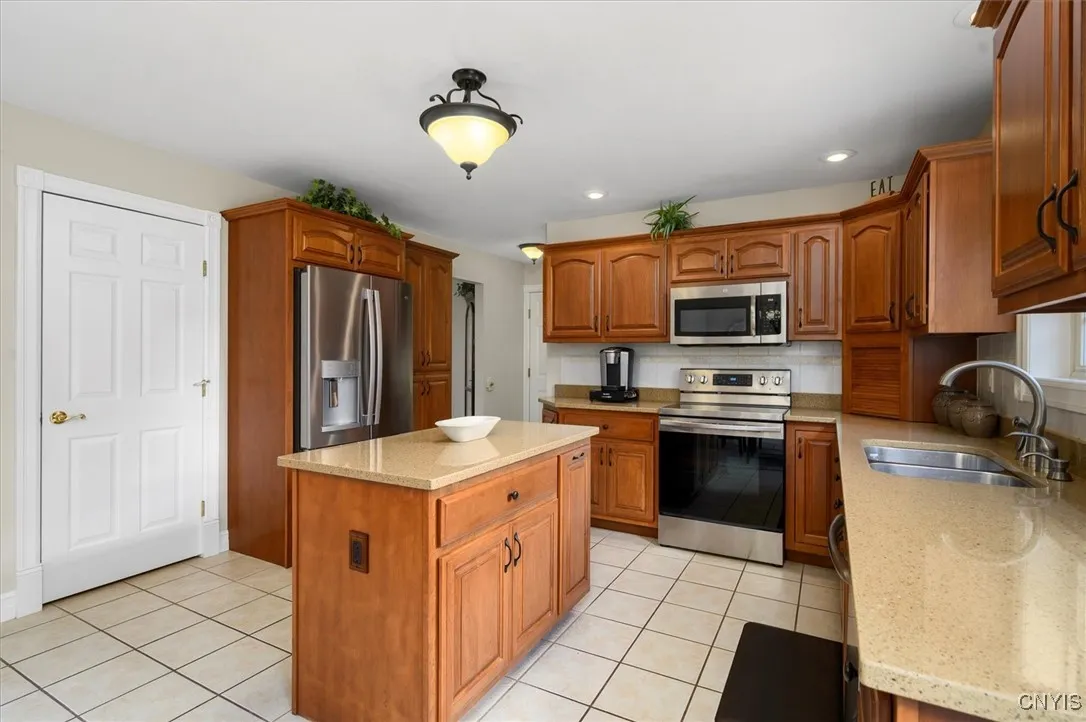 140 Hunt Valley Road, Oneida, New York 13421, Oneida, New York 13421, 3 Bedrooms Bedrooms, 8 Rooms Rooms,2 BathroomsBathrooms,Residential,Closed,140 Hunt Valley Road, Oneida, New York 13421,0,S1628628