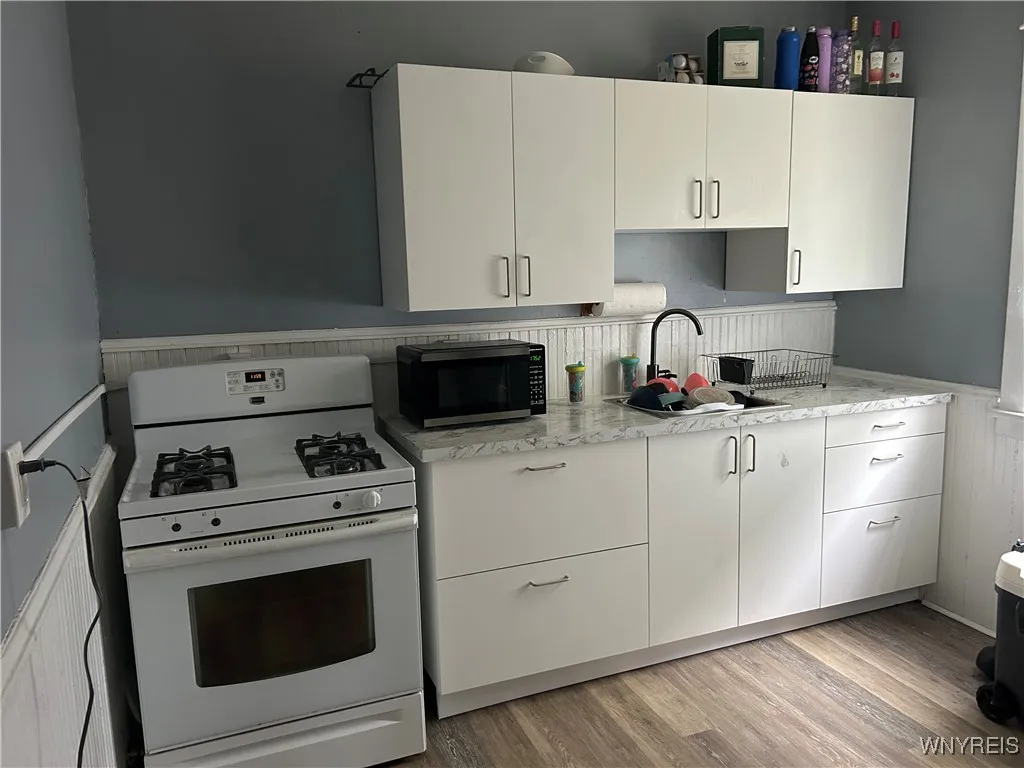 110 Trowbridge Street, Buffalo, New York 14220, Buffalo, New York 14220, 6 Bedrooms Bedrooms, ,2 BathroomsBathrooms,Residential,For Sale,110 Trowbridge Street, Buffalo, New York 14220,B1633735