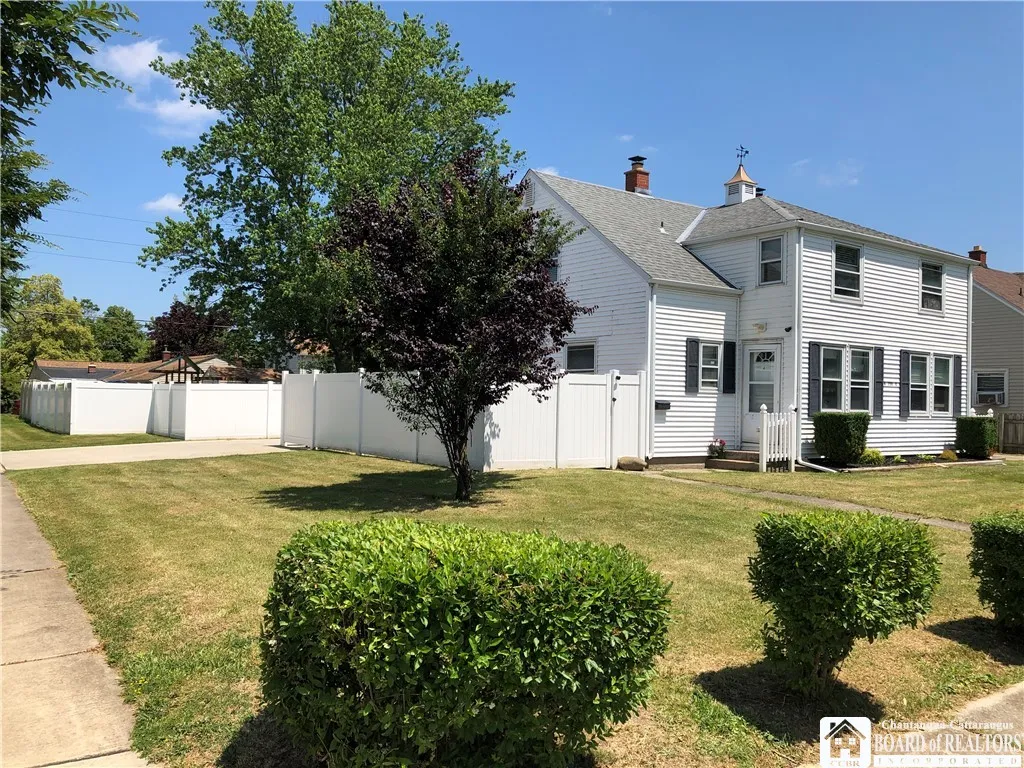 758 Highland Avenue, Tonawanda, New York 14223, Tonawanda, New York 14223, 6 Bedrooms Bedrooms, ,2 BathroomsBathrooms,Residential,Closed,758 Highland Avenue, Tonawanda, New York 14223,0,R1633815