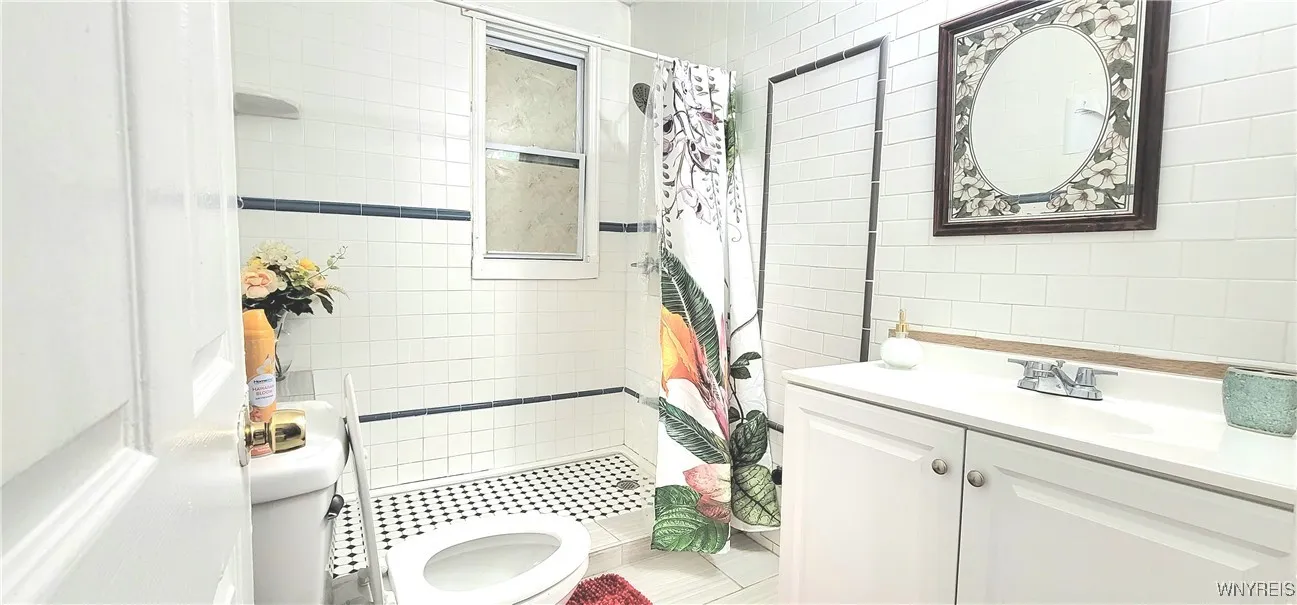 79 Walden Avenue, Buffalo, New York 14211, Buffalo, New York 14211, 3 Bedrooms Bedrooms, 7 Rooms Rooms,1 BathroomBathrooms,Residential Lease,Closed,79 Walden Avenue, Buffalo, New York 14211,0,B1633823