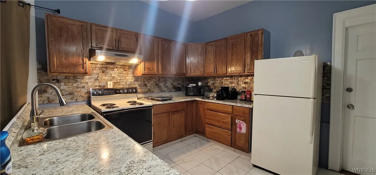 79 Walden Avenue, Buffalo, New York 14211, Buffalo, New York 14211, 3 Bedrooms Bedrooms, 7 Rooms Rooms,1 BathroomBathrooms,Residential Lease,Closed,79 Walden Avenue, Buffalo, New York 14211,0,B1633823