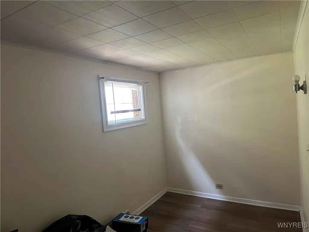 801 West Avenue, Buffalo, New York 14213, Buffalo, New York 14213, 2 Bedrooms Bedrooms, 7 Rooms Rooms,1 BathroomBathrooms,Residential Lease,For Rent,801 West Avenue, Buffalo, New York 14213,B1633842