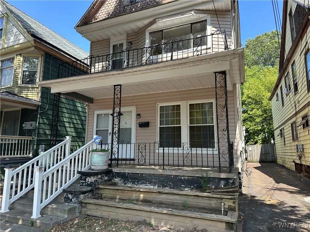 801 West Avenue, Buffalo, New York 14213, Buffalo, New York 14213, 2 Bedrooms Bedrooms, 7 Rooms Rooms,1 BathroomBathrooms,Residential Lease,For Rent,801 West Avenue, Buffalo, New York 14213,B1633842