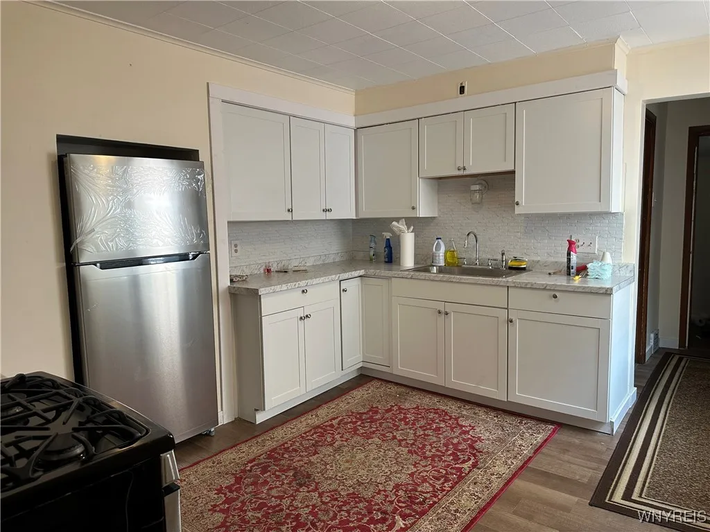 801 West Avenue, Buffalo, New York 14213, Buffalo, New York 14213, 2 Bedrooms Bedrooms, 7 Rooms Rooms,1 BathroomBathrooms,Residential Lease,For Rent,801 West Avenue, Buffalo, New York 14213,B1633842
