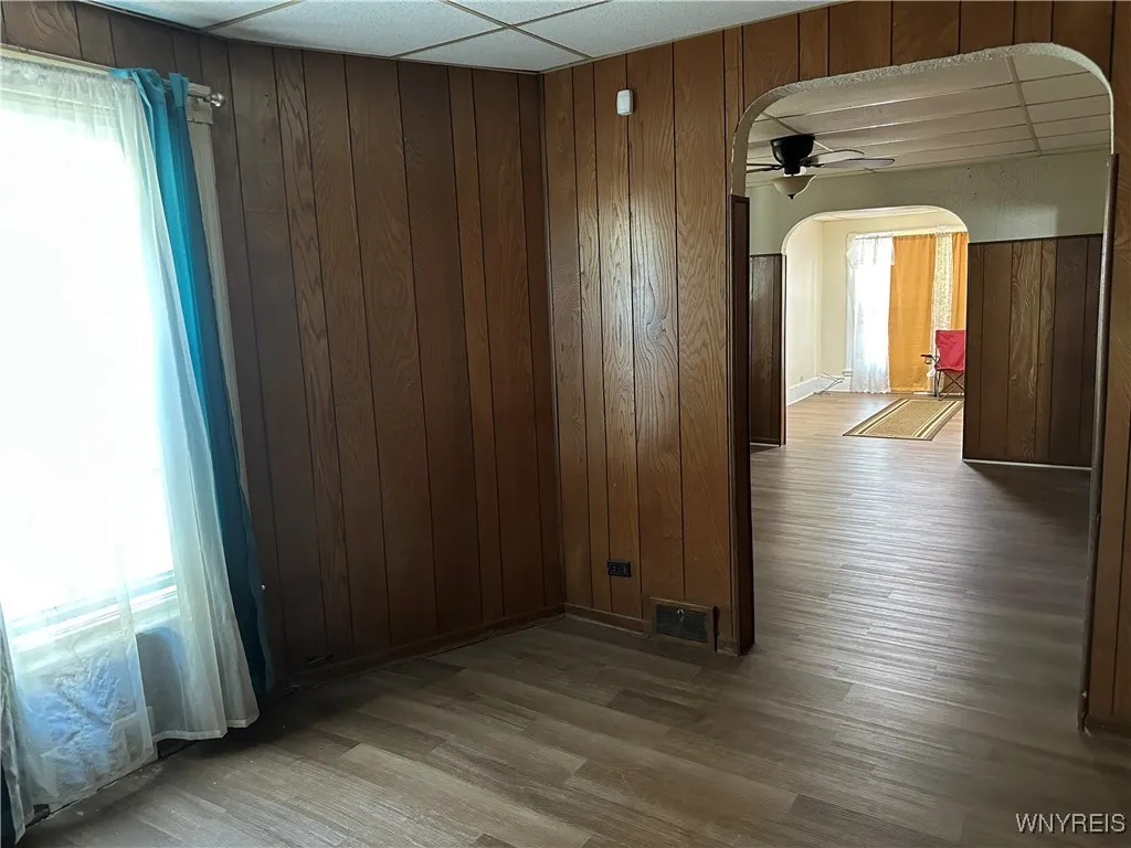 801 West Avenue, Buffalo, New York 14213, Buffalo, New York 14213, 2 Bedrooms Bedrooms, 7 Rooms Rooms,1 BathroomBathrooms,Residential Lease,For Rent,801 West Avenue, Buffalo, New York 14213,B1633842