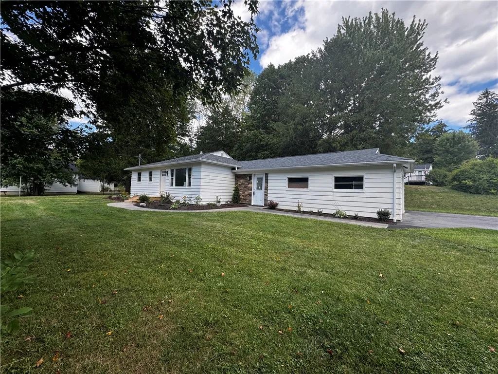 7514 State Street Road, Throop, New York 13021, Throop, New York 13021, 3 Bedrooms Bedrooms, 5 Rooms Rooms,1 BathroomBathrooms,Residential,For Sale,7514 State Street Road, Throop, New York 13021,0,R1633636