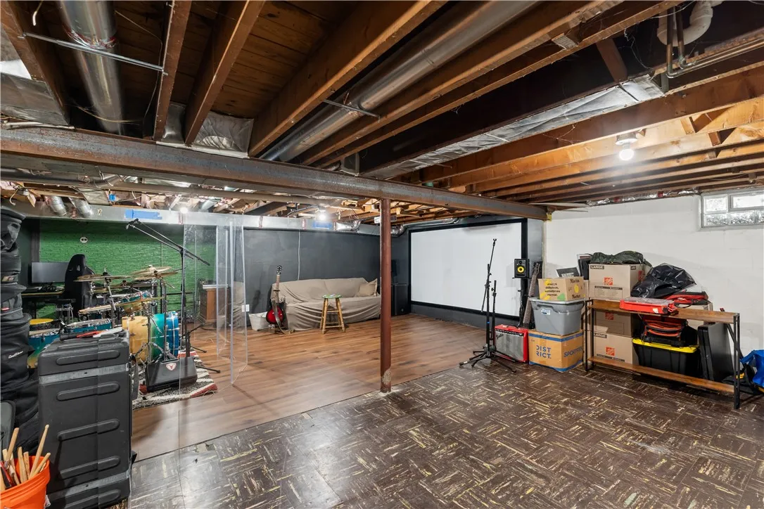 26 Oakridge Drive, Irondequoit, New York 14617, Irondequoit, New York 14617, 4 Bedrooms Bedrooms, 7 Rooms Rooms,2 BathroomsBathrooms,Residential,Closed,26 Oakridge Drive, Irondequoit, New York 14617,0,R1633404