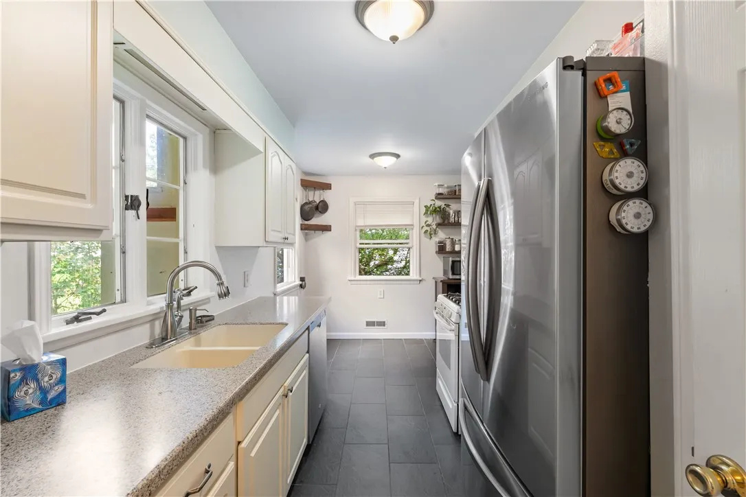 26 Oakridge Drive, Irondequoit, New York 14617, Irondequoit, New York 14617, 4 Bedrooms Bedrooms, 7 Rooms Rooms,2 BathroomsBathrooms,Residential,Closed,26 Oakridge Drive, Irondequoit, New York 14617,0,R1633404