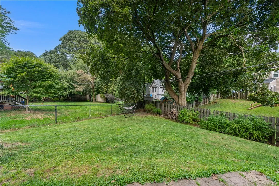 26 Oakridge Drive, Irondequoit, New York 14617, Irondequoit, New York 14617, 4 Bedrooms Bedrooms, 7 Rooms Rooms,2 BathroomsBathrooms,Residential,Closed,26 Oakridge Drive, Irondequoit, New York 14617,0,R1633404