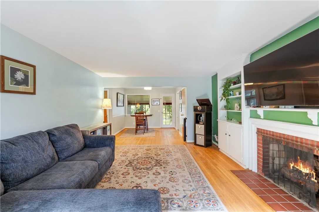 26 Oakridge Drive, Irondequoit, New York 14617, Irondequoit, New York 14617, 4 Bedrooms Bedrooms, 7 Rooms Rooms,2 BathroomsBathrooms,Residential,Closed,26 Oakridge Drive, Irondequoit, New York 14617,0,R1633404