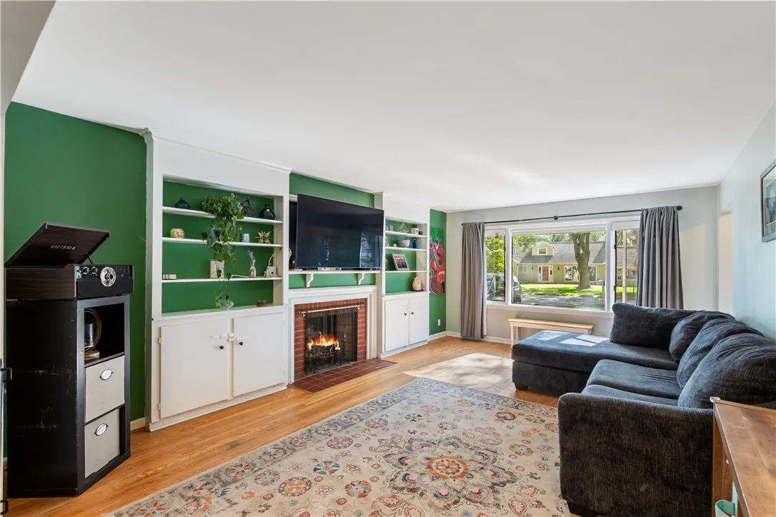 26 Oakridge Drive, Irondequoit, New York 14617, Irondequoit, New York 14617, 4 Bedrooms Bedrooms, 7 Rooms Rooms,2 BathroomsBathrooms,Residential,Closed,26 Oakridge Drive, Irondequoit, New York 14617,0,R1633404