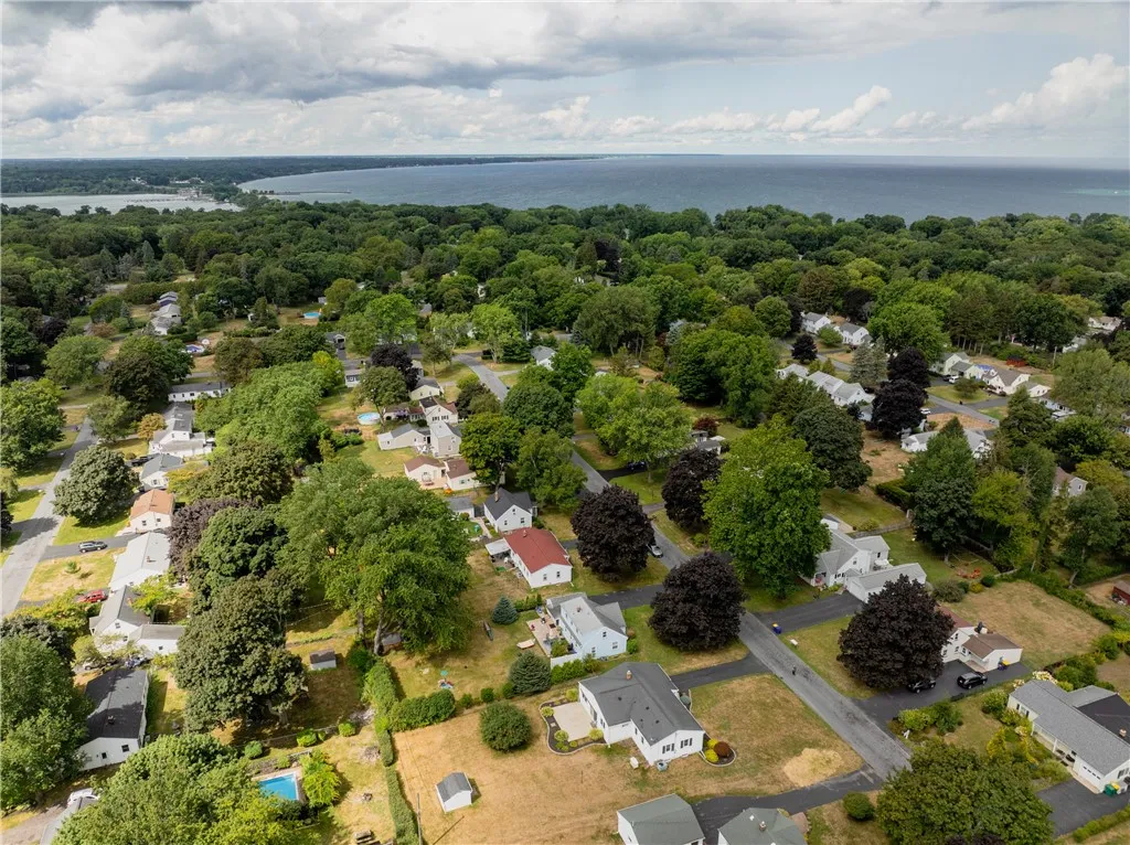 503 Pineview Drive, Webster, New York 14580, Webster, New York 14580, 3 Bedrooms Bedrooms, 8 Rooms Rooms,2 BathroomsBathrooms,Residential Lease,For Rent,503 Pineview Drive, Webster, New York 14580,0,R1633265