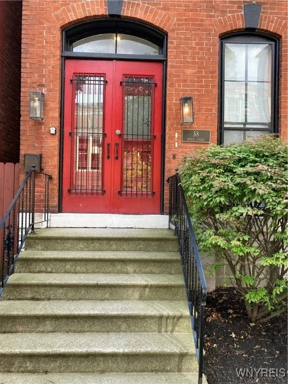 58 Tracy Street 1, Buffalo, New York 14201, Buffalo, New York 14201, 2 Bedrooms Bedrooms, 3 Rooms Rooms,1 BathroomBathrooms,Residential Lease,For Rent,58 Tracy Street 1, Buffalo, New York 14201,0,B1633424