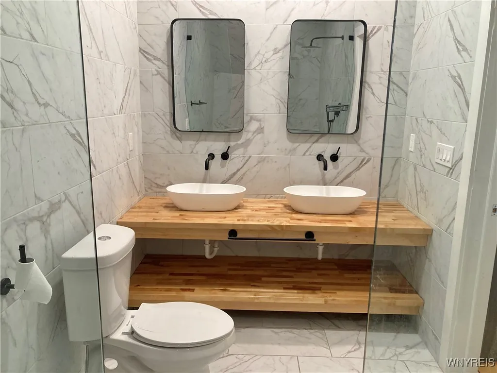 58 Tracy Street 1, Buffalo, New York 14201, Buffalo, New York 14201, 2 Bedrooms Bedrooms, 3 Rooms Rooms,1 BathroomBathrooms,Residential Lease,For Rent,58 Tracy Street 1, Buffalo, New York 14201,0,B1633424