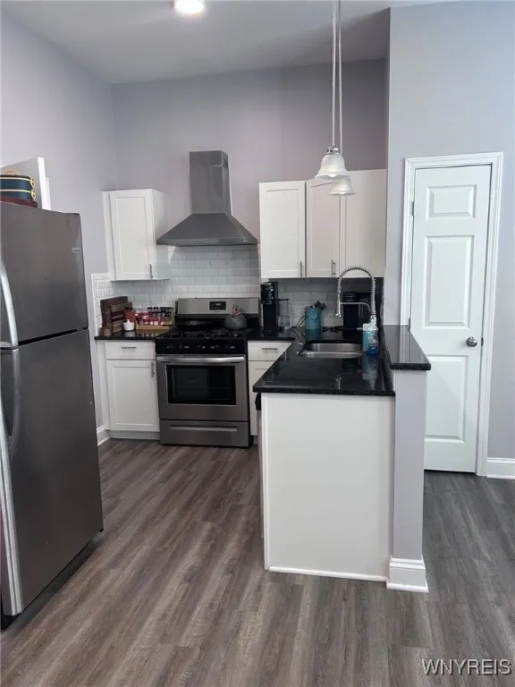 1986 South Park, Buffalo, New York 14220, Buffalo, New York 14220, 2 Bedrooms Bedrooms, 5 Rooms Rooms,1 BathroomBathrooms,Residential Lease,Closed,1986 South Park, Buffalo, New York 14220,0,B1633887