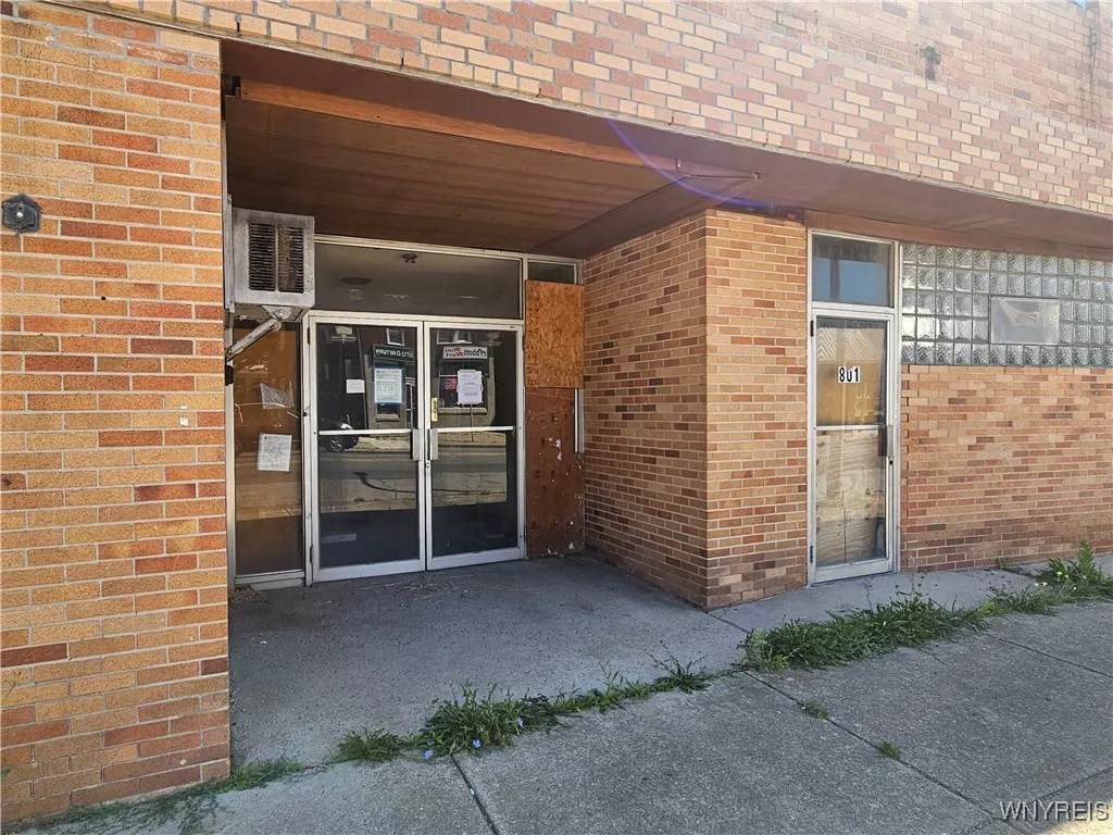 814 Abbott Road, Buffalo, New York 14220, Buffalo, New York 14220, ,Commercial Sale,For Sale,814 Abbott Road, Buffalo, New York 14220,0,B1633903