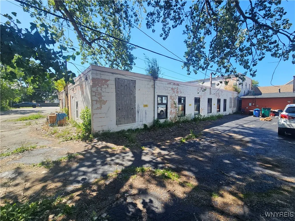 814 Abbott Road, Buffalo, New York 14220, Buffalo, New York 14220, ,Commercial Sale,For Sale,814 Abbott Road, Buffalo, New York 14220,0,B1633903