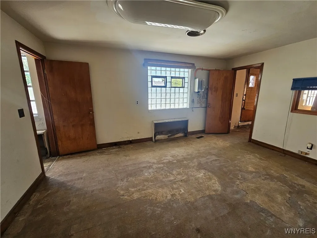 814 Abbott Road, Buffalo, New York 14220, Buffalo, New York 14220, ,Commercial Sale,For Sale,814 Abbott Road, Buffalo, New York 14220,0,B1633903