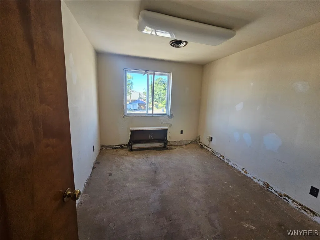 814 Abbott Road, Buffalo, New York 14220, Buffalo, New York 14220, ,Commercial Sale,For Sale,814 Abbott Road, Buffalo, New York 14220,0,B1633903
