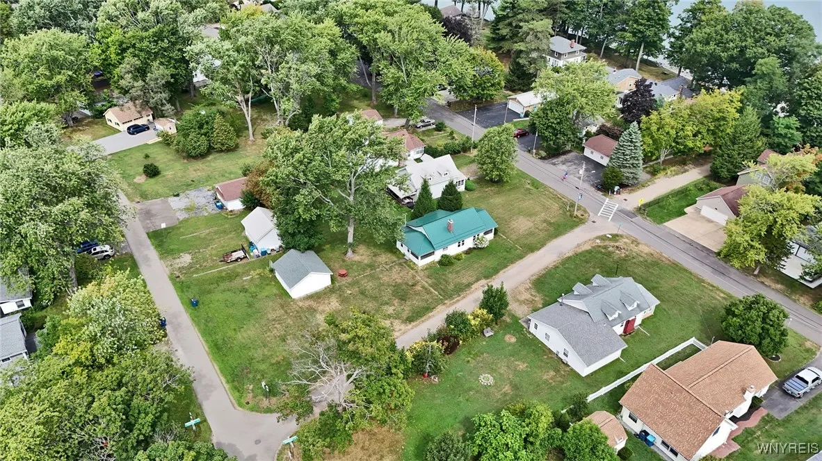 395 Lakeside Road, Evans, New York 14006, Evans, New York 14006, 3 Bedrooms Bedrooms, 5 Rooms Rooms,2 BathroomsBathrooms,Residential,Closed,395 Lakeside Road, Evans, New York 14006,0,B1631968