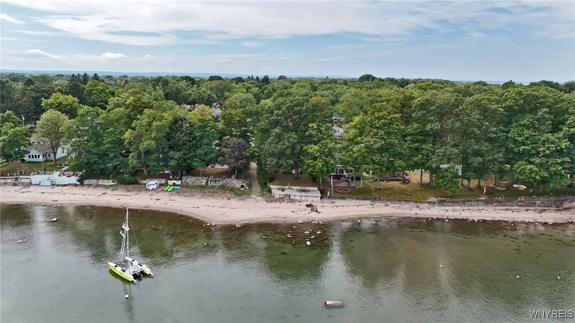 395 Lakeside Road, Evans, New York 14006, Evans, New York 14006, 3 Bedrooms Bedrooms, 5 Rooms Rooms,2 BathroomsBathrooms,Residential,Closed,395 Lakeside Road, Evans, New York 14006,0,B1631968