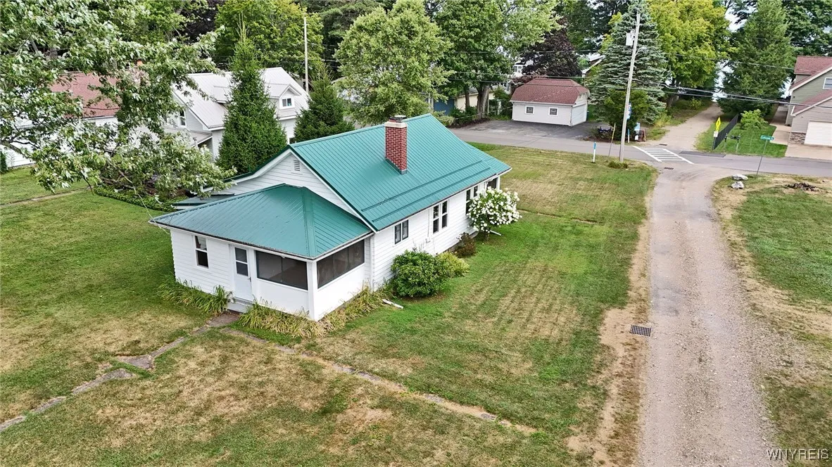 395 Lakeside Road, Evans, New York 14006, Evans, New York 14006, 3 Bedrooms Bedrooms, 5 Rooms Rooms,2 BathroomsBathrooms,Residential,Closed,395 Lakeside Road, Evans, New York 14006,0,B1631968