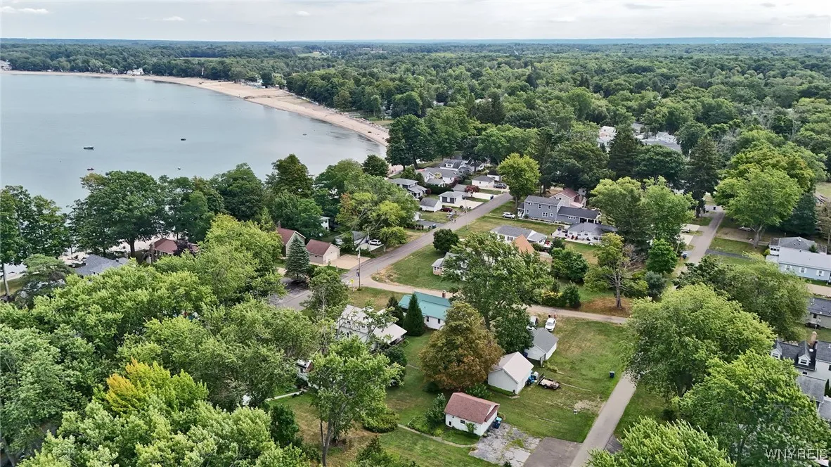 395 Lakeside Road, Evans, New York 14006, Evans, New York 14006, 3 Bedrooms Bedrooms, 5 Rooms Rooms,2 BathroomsBathrooms,Residential,Closed,395 Lakeside Road, Evans, New York 14006,0,B1631968