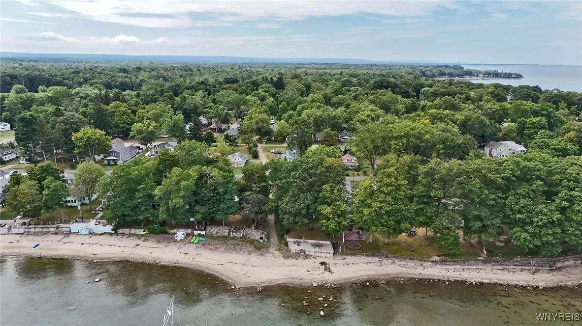 395 Lakeside Road, Evans, New York 14006, Evans, New York 14006, 3 Bedrooms Bedrooms, 5 Rooms Rooms,2 BathroomsBathrooms,Residential,Closed,395 Lakeside Road, Evans, New York 14006,0,B1631968