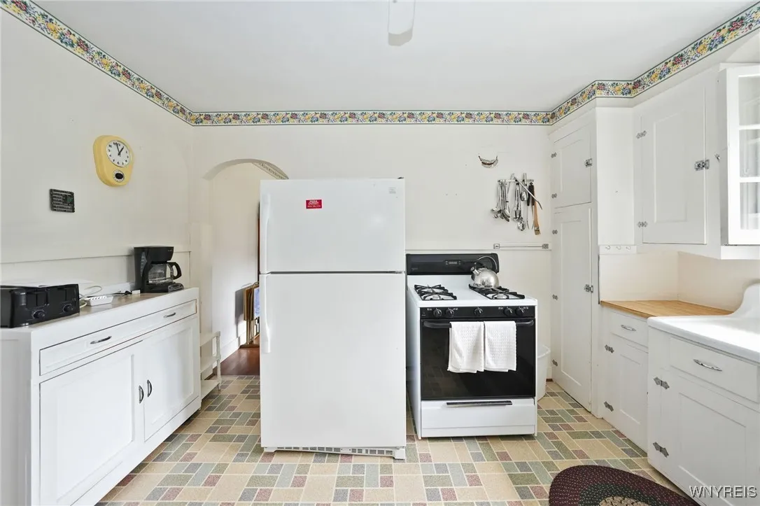 395 Lakeside Road, Evans, New York 14006, Evans, New York 14006, 3 Bedrooms Bedrooms, 5 Rooms Rooms,2 BathroomsBathrooms,Residential,Closed,395 Lakeside Road, Evans, New York 14006,0,B1631968