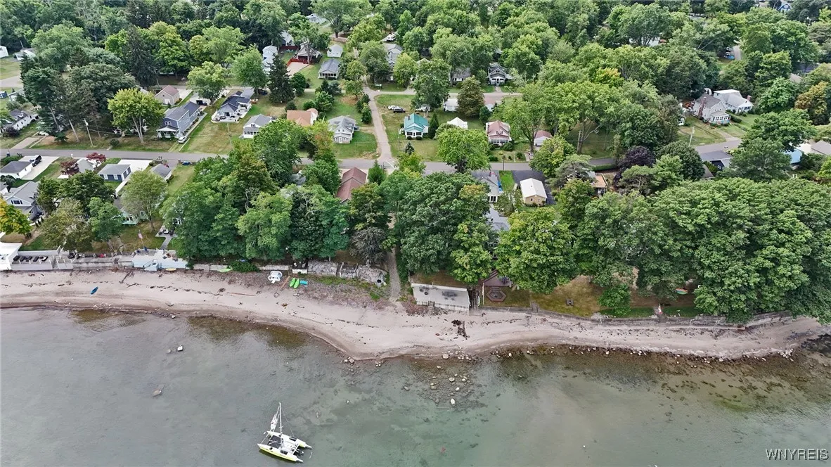 395 Lakeside Road, Evans, New York 14006, Evans, New York 14006, 3 Bedrooms Bedrooms, 5 Rooms Rooms,2 BathroomsBathrooms,Residential,Closed,395 Lakeside Road, Evans, New York 14006,0,B1631968