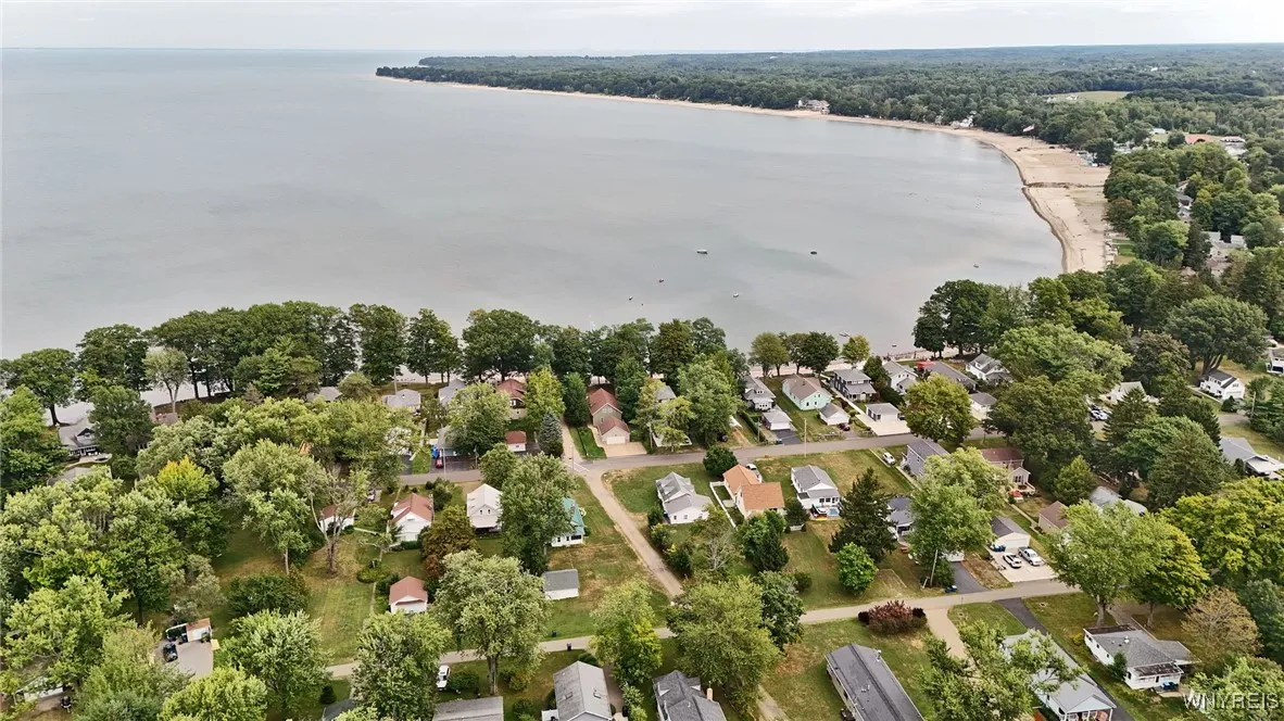 395 Lakeside Road, Evans, New York 14006, Evans, New York 14006, 3 Bedrooms Bedrooms, 5 Rooms Rooms,2 BathroomsBathrooms,Residential,Closed,395 Lakeside Road, Evans, New York 14006,0,B1631968